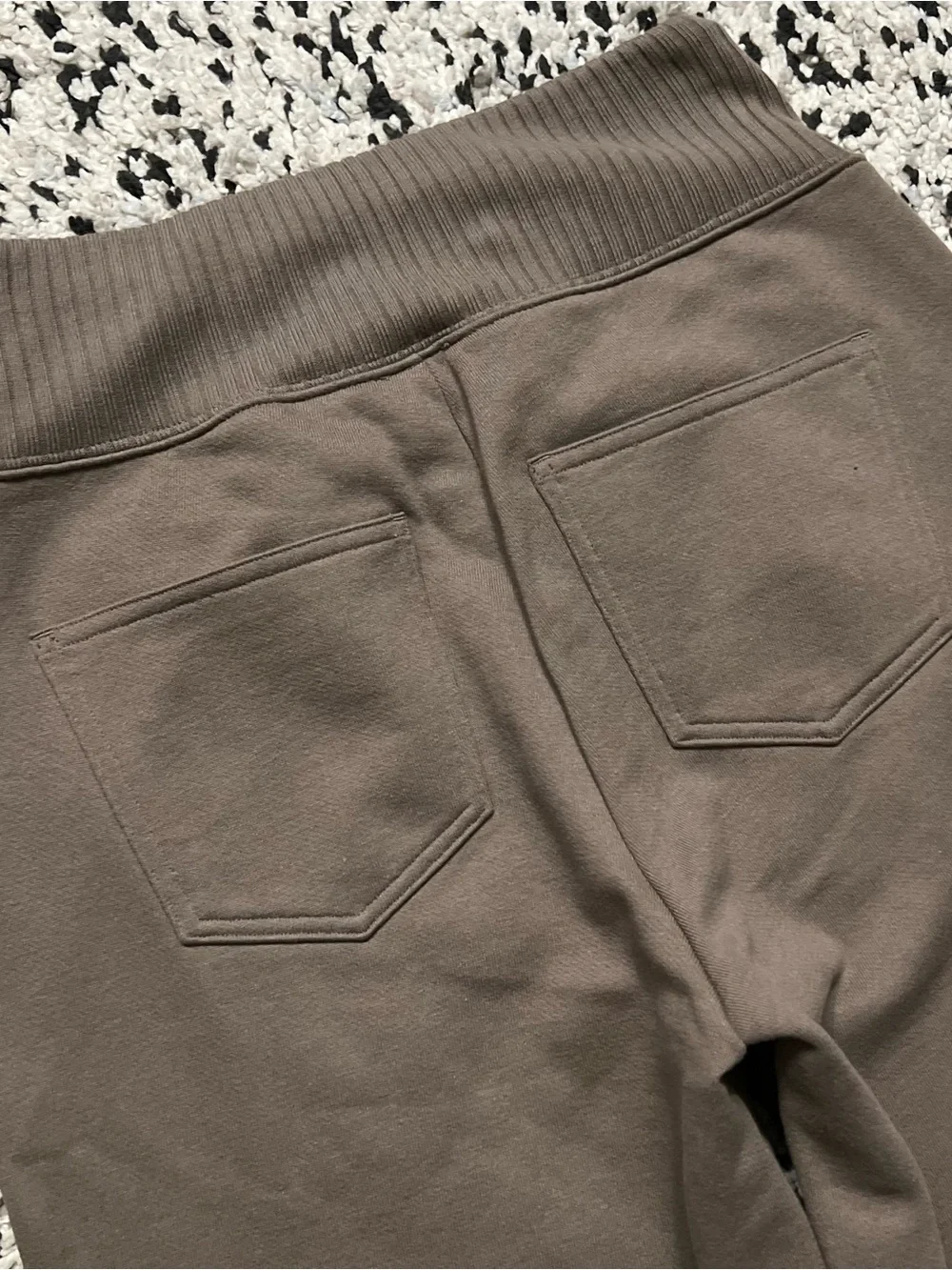 Alo Yoga Serenity Wide Leg Sweatpants Brown Cozy Comfortable Women’s Athleisure